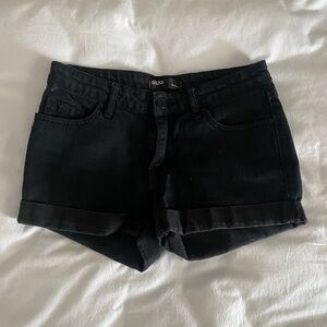 Jean Shorts in Black from Urban Outfitters.